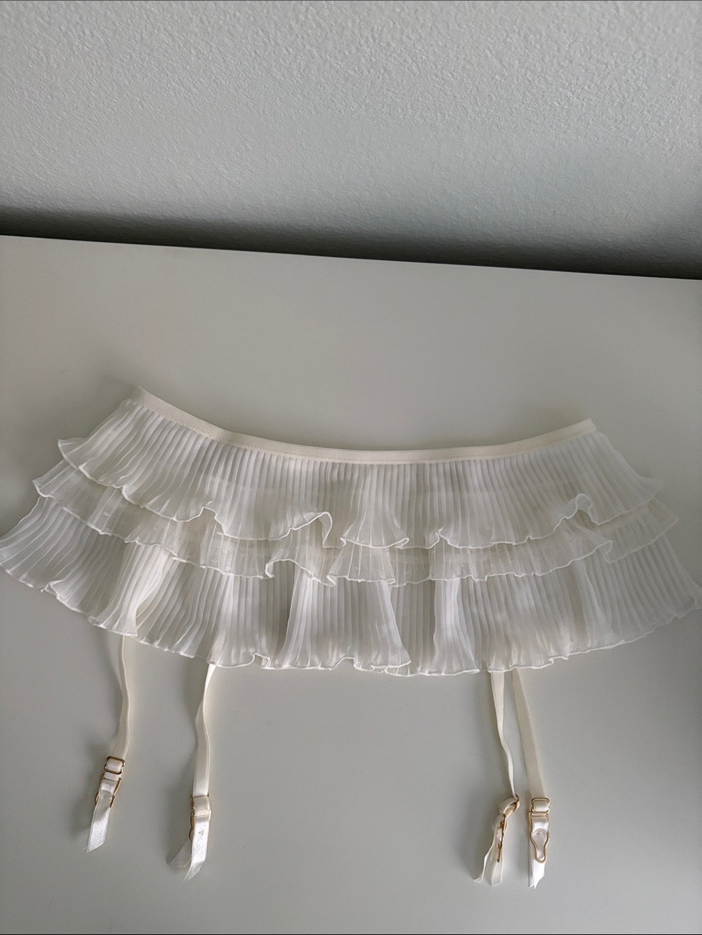 NWOT In Bloom by Jonquil Ivory / Cream Garter Belt Size M